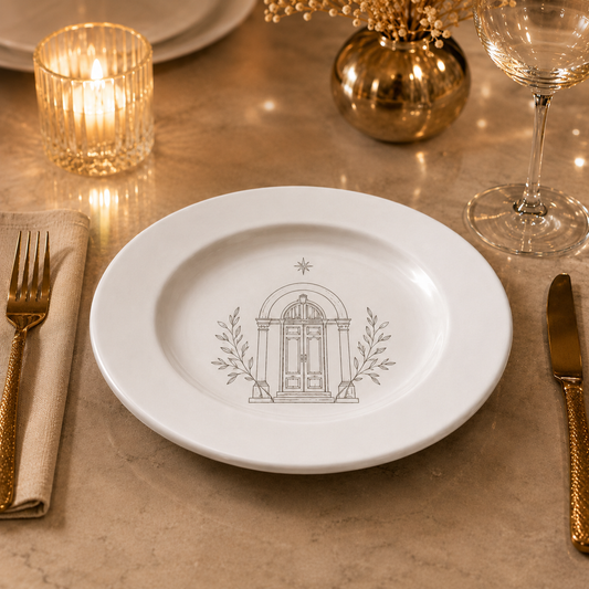White shallow porcelain plate – Ø 245 × 25 mm – with engraving